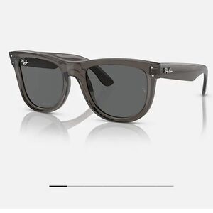 Ray-Ban Wayfarer Reverse Dark Gray Sunglasses